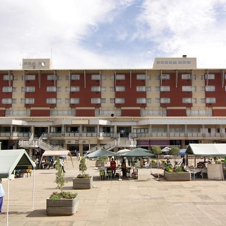 Cresta President Hotel Gaborone Ngoại thất bức ảnh