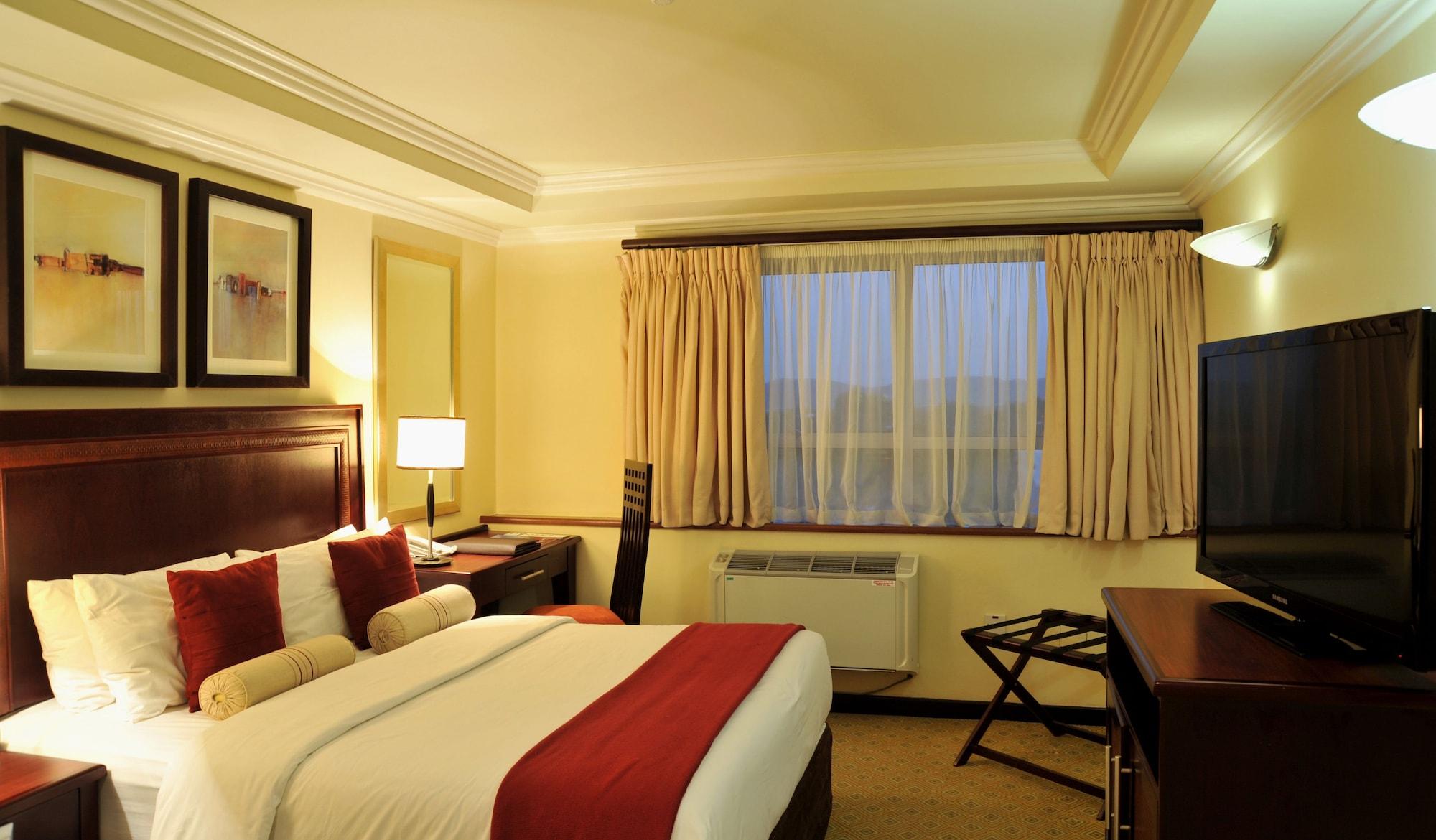 Cresta President Hotel Gaborone Ngoại thất bức ảnh