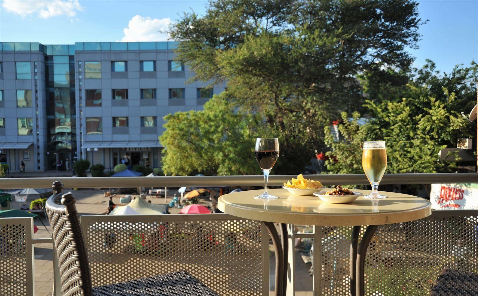 Cresta President Hotel Gaborone Ngoại thất bức ảnh