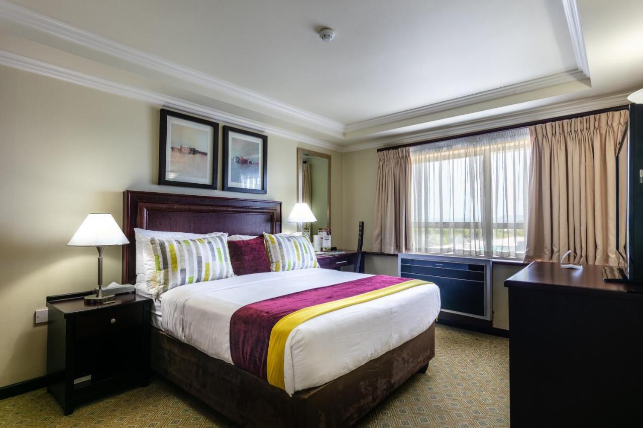 Cresta President Hotel Gaborone Ngoại thất bức ảnh