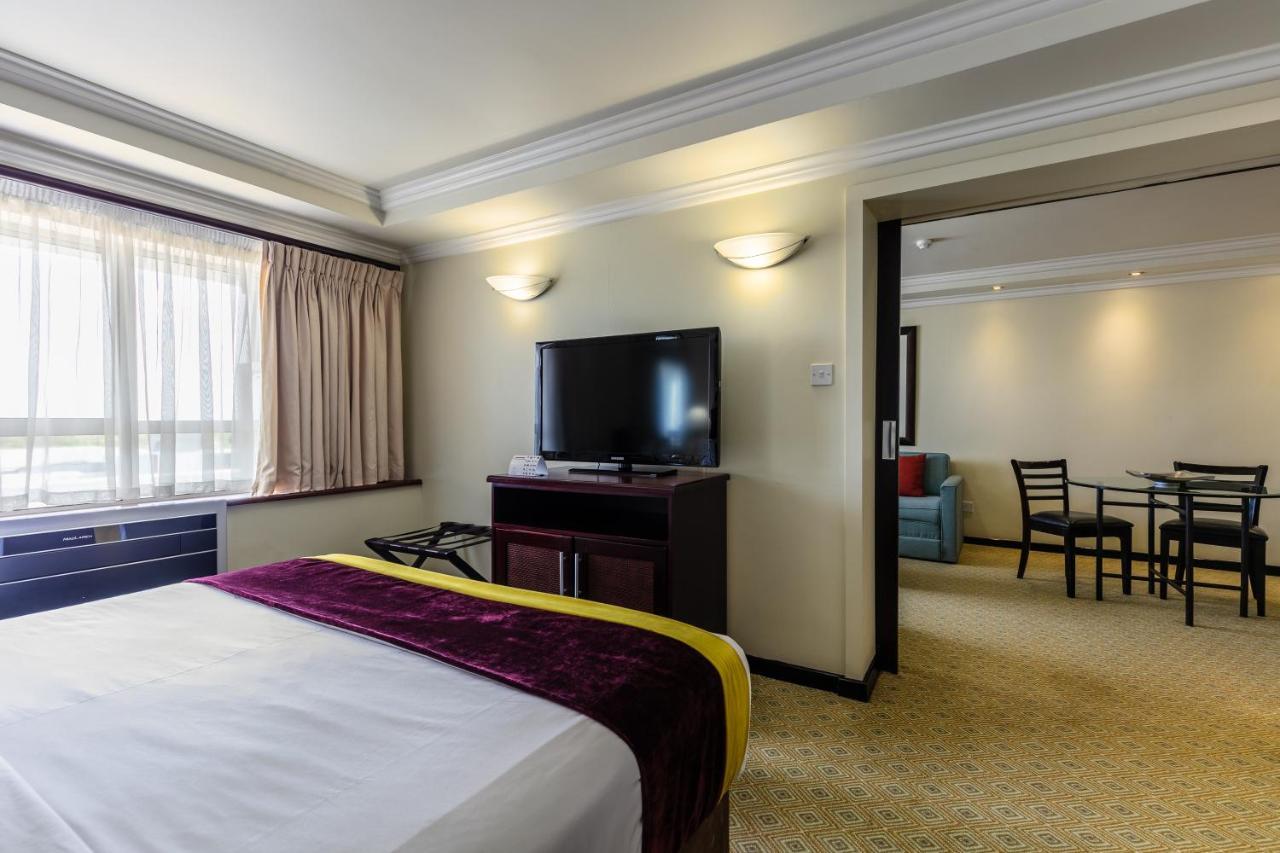 Cresta President Hotel Gaborone Ngoại thất bức ảnh