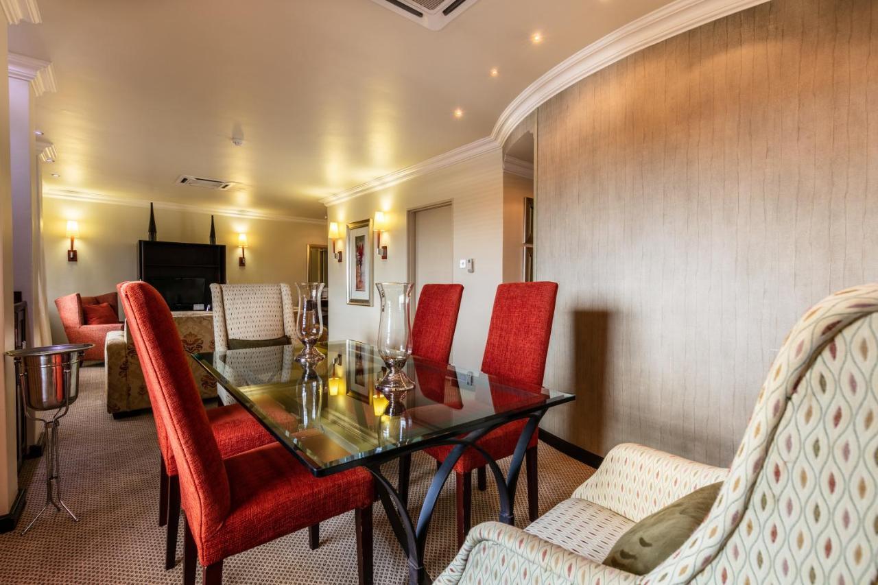 Cresta President Hotel Gaborone Ngoại thất bức ảnh