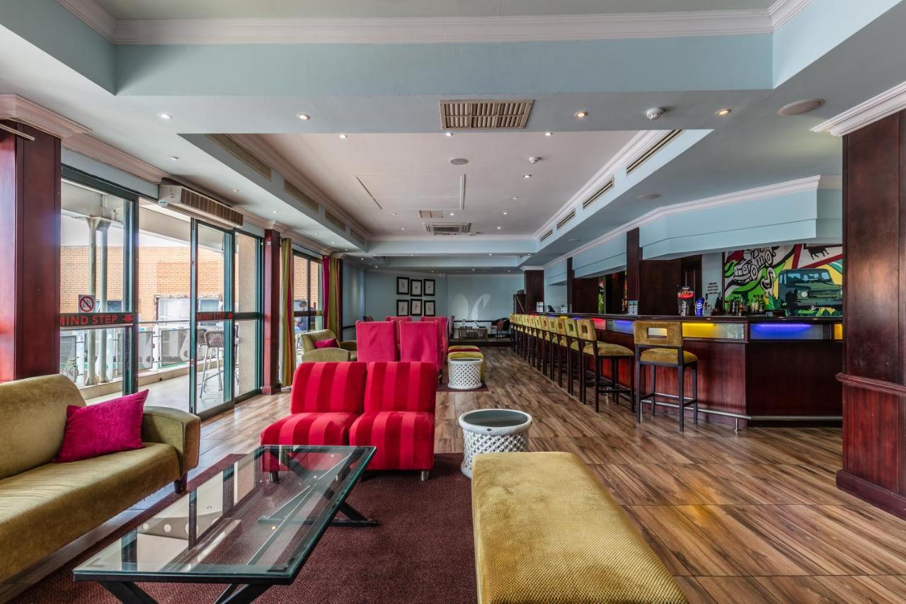 Cresta President Hotel Gaborone Ngoại thất bức ảnh