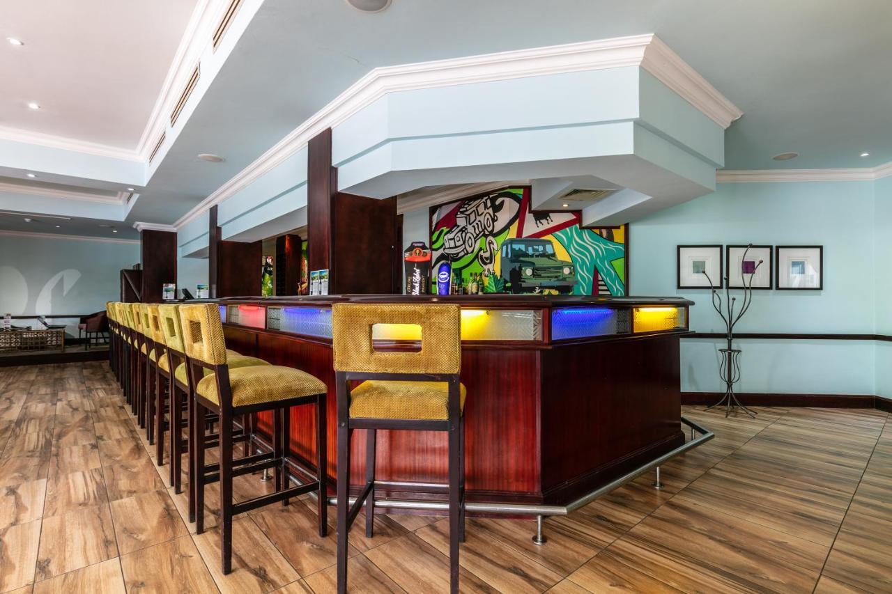 Cresta President Hotel Gaborone Ngoại thất bức ảnh
