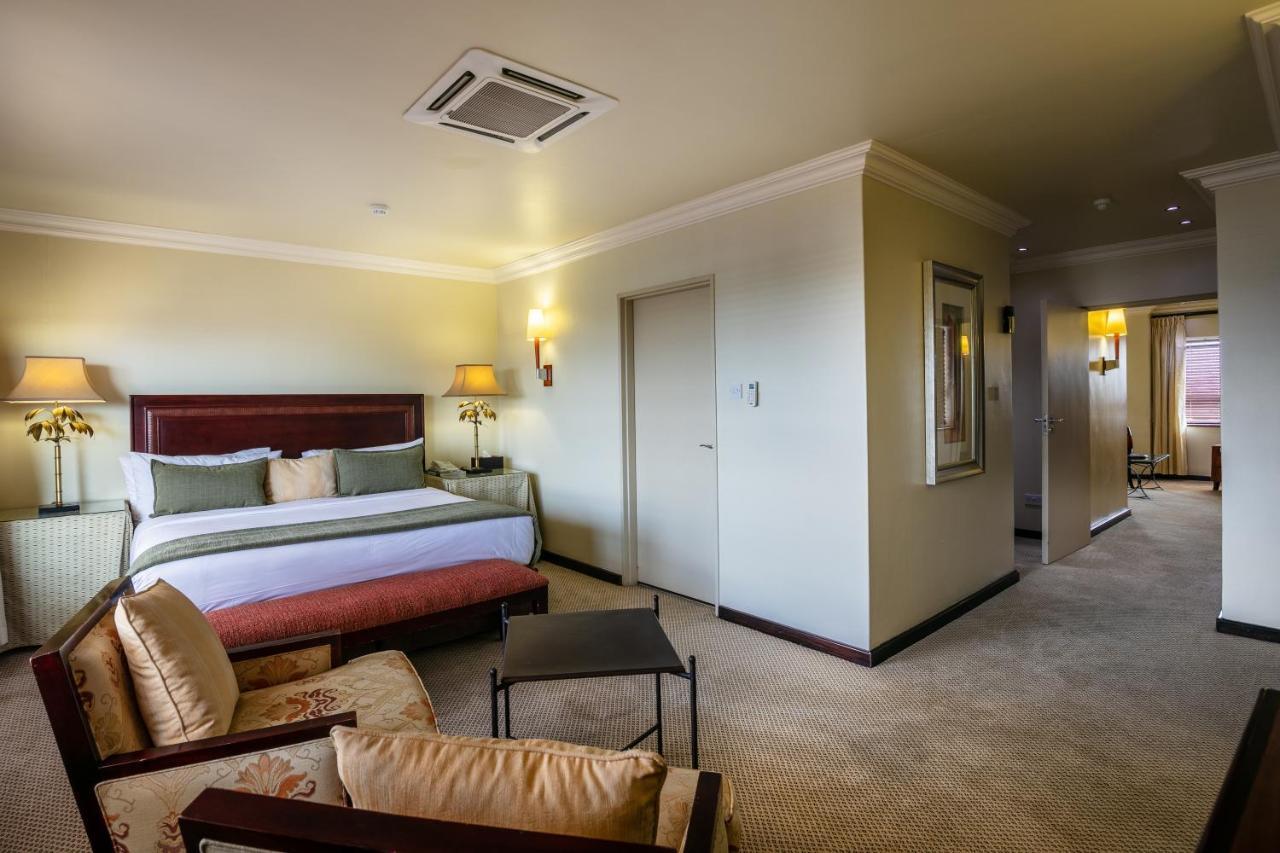 Cresta President Hotel Gaborone Ngoại thất bức ảnh