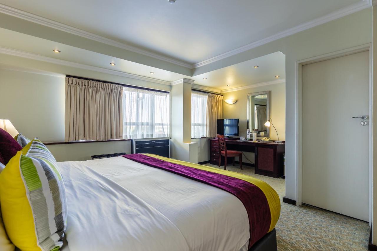 Cresta President Hotel Gaborone Ngoại thất bức ảnh