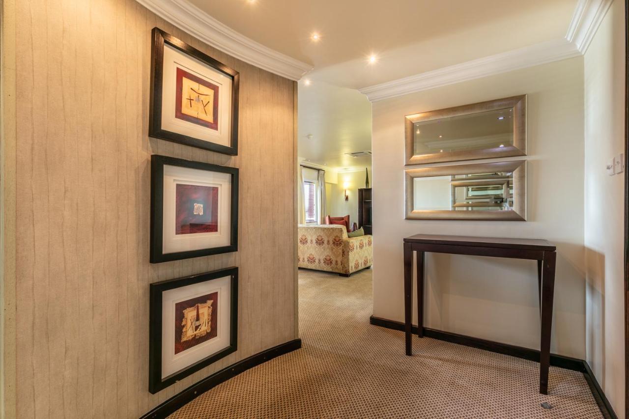 Cresta President Hotel Gaborone Ngoại thất bức ảnh