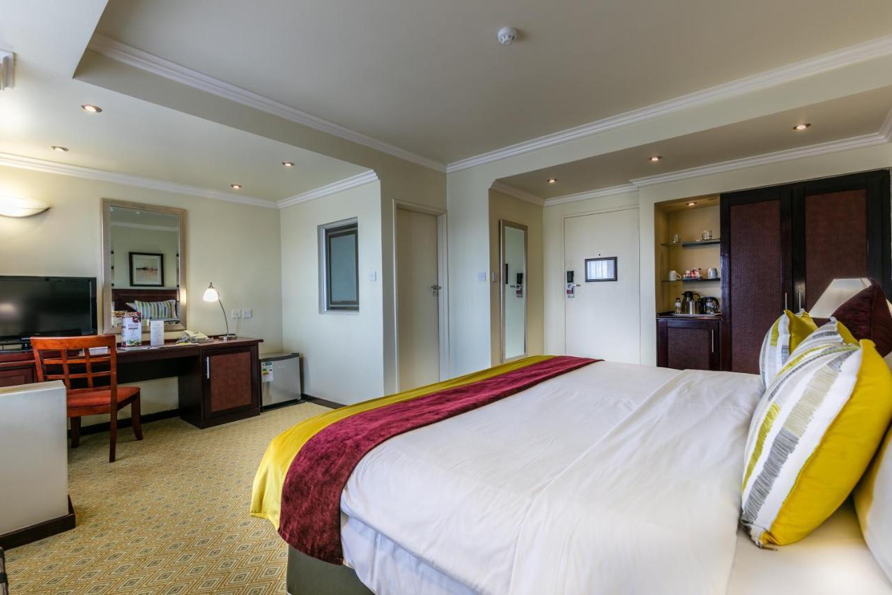 Cresta President Hotel Gaborone Ngoại thất bức ảnh