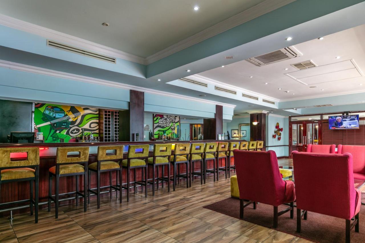 Cresta President Hotel Gaborone Ngoại thất bức ảnh